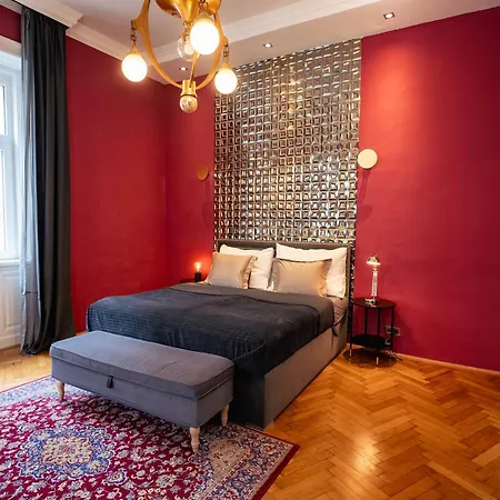 Rb64 - Classy & Spacious Near District