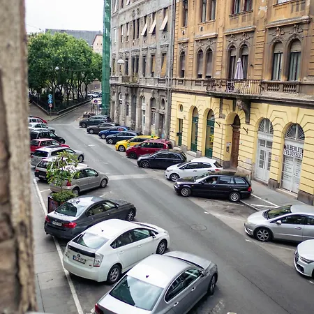 Apartmán Rb64 - Classy & Spacious Near District *