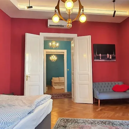 R64 - Classy & Spacious Home Near Villa District Budapest