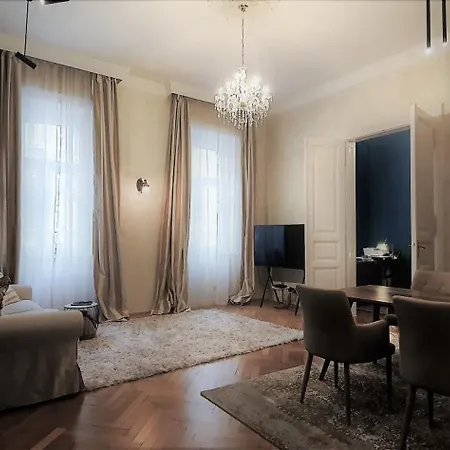 Apartment R64 - Classy & Spacious Home Near Villa District *