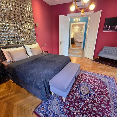 Rb64 - Classy & Spacious Near District *