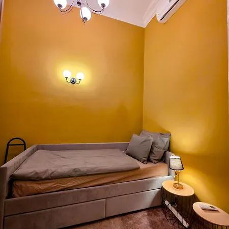Rb64 - Classy & Spacious Near District Apartment *