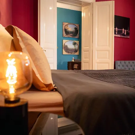 Rb64 - Classy & Spacious Near District